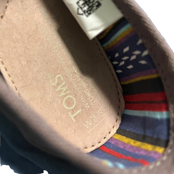 TOMS CLASSIC SLIP ON SHOES - Picture 4 of 4